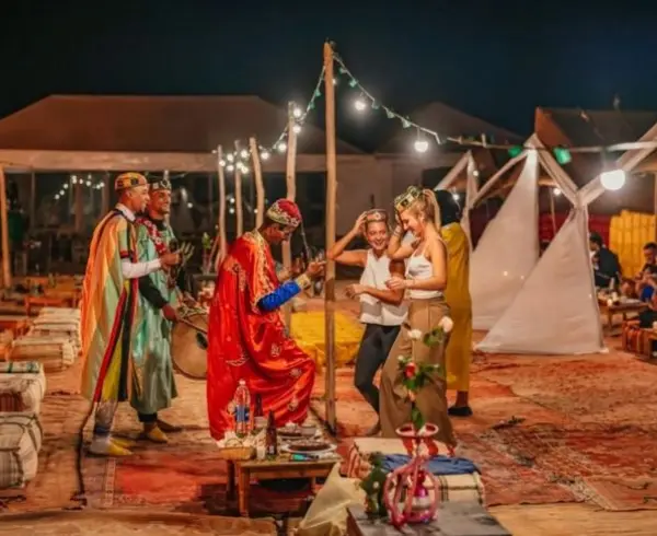 Agafay Desert packages night pass with Gnaoua show and dancing